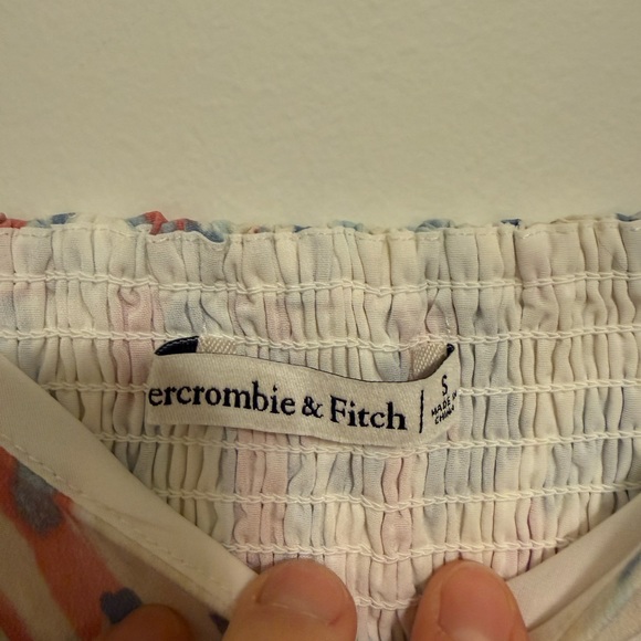 2/$30 Abercrombie & Fitch Smocked Back Puff Sleeve Crop Top Size Small - Picture 5 of 8